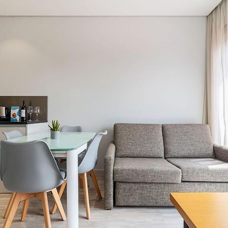 Dom Luis Flats Apartment บีลาโนวาเดกายา ภายนอก รูปภาพ