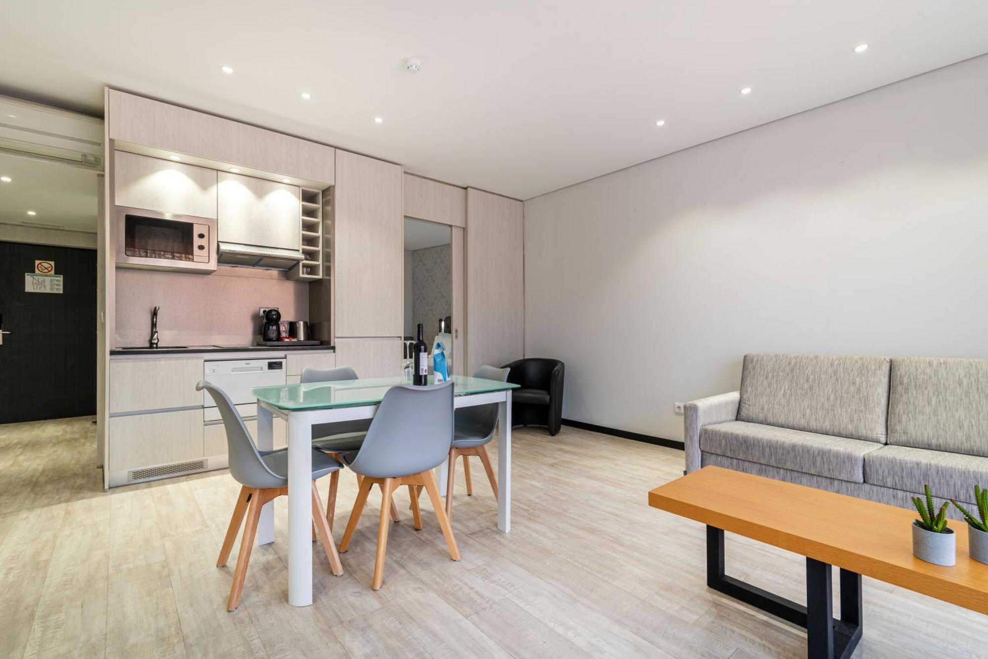 Dom Luis Flats Apartment บีลาโนวาเดกายา ภายนอก รูปภาพ