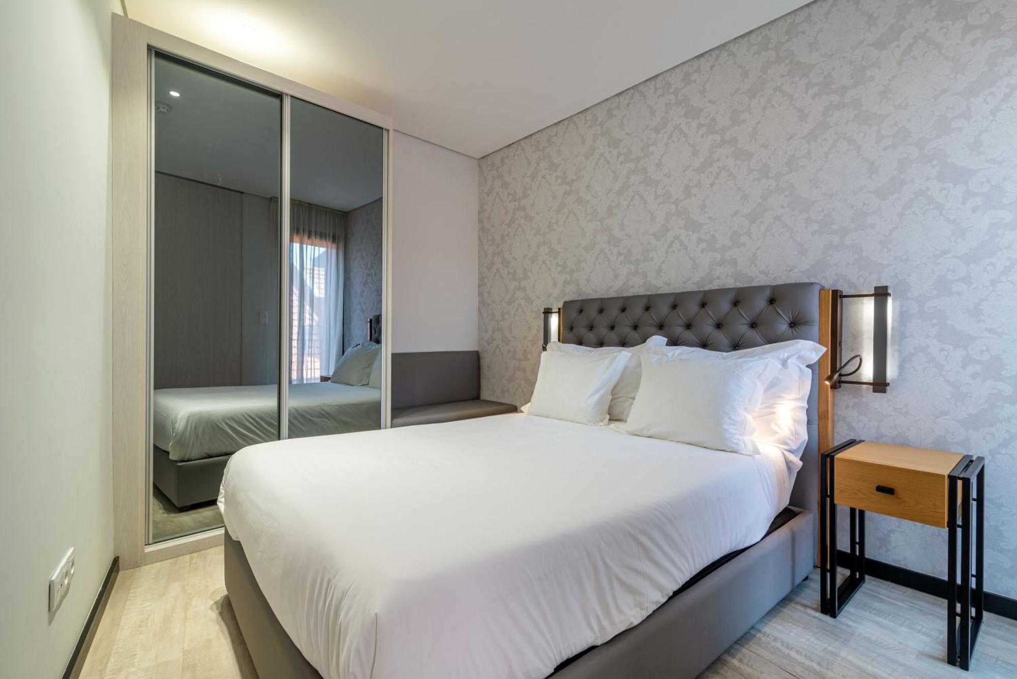 Dom Luis Flats Apartment บีลาโนวาเดกายา ภายนอก รูปภาพ