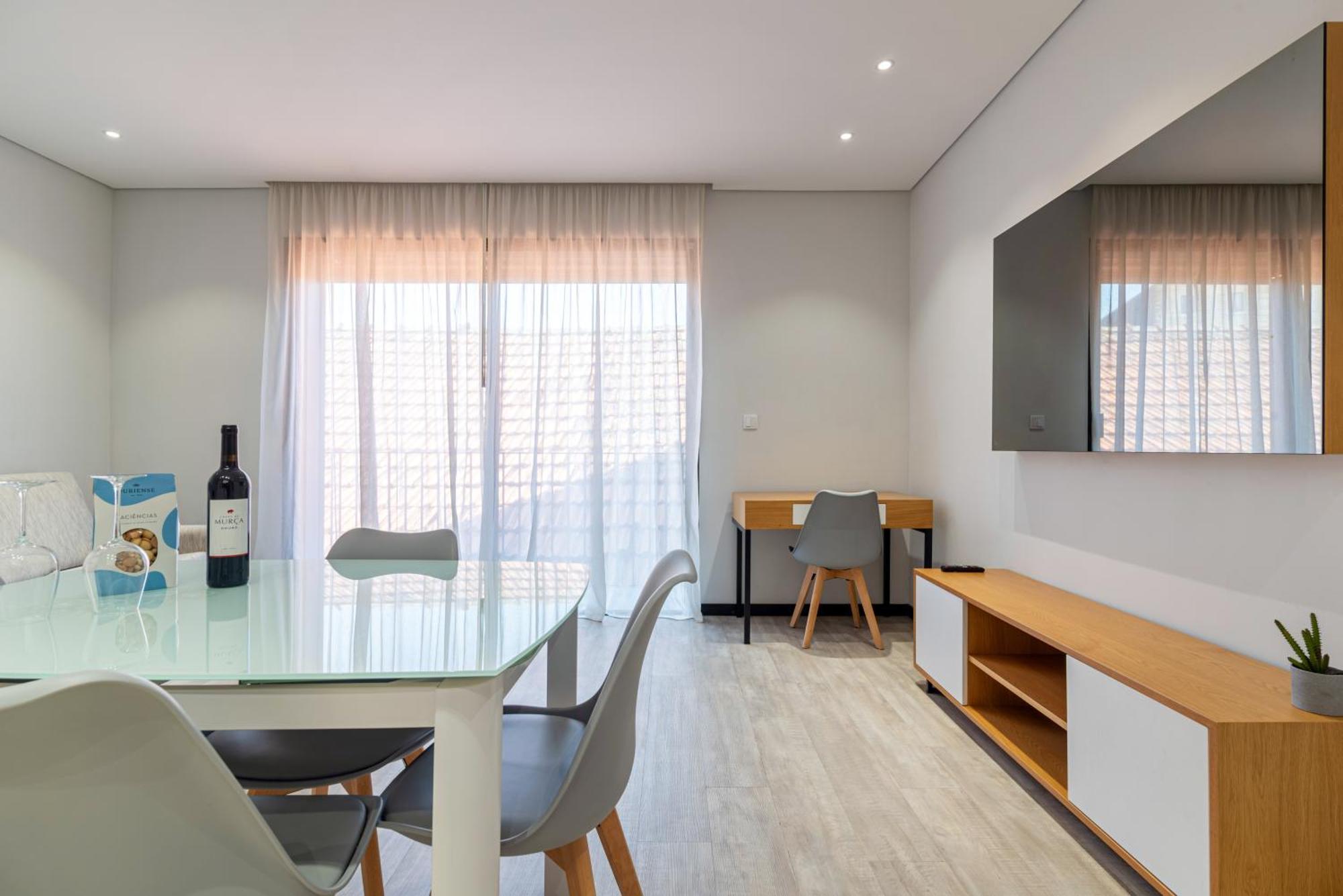 Dom Luis Flats Apartment บีลาโนวาเดกายา ภายนอก รูปภาพ