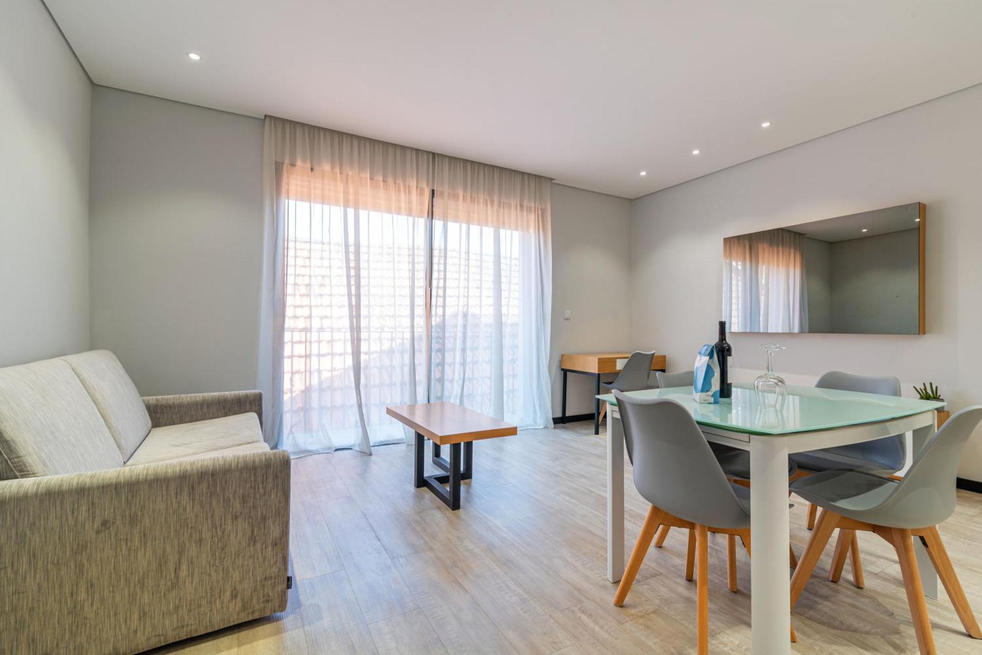 Dom Luis Flats Apartment บีลาโนวาเดกายา ภายนอก รูปภาพ
