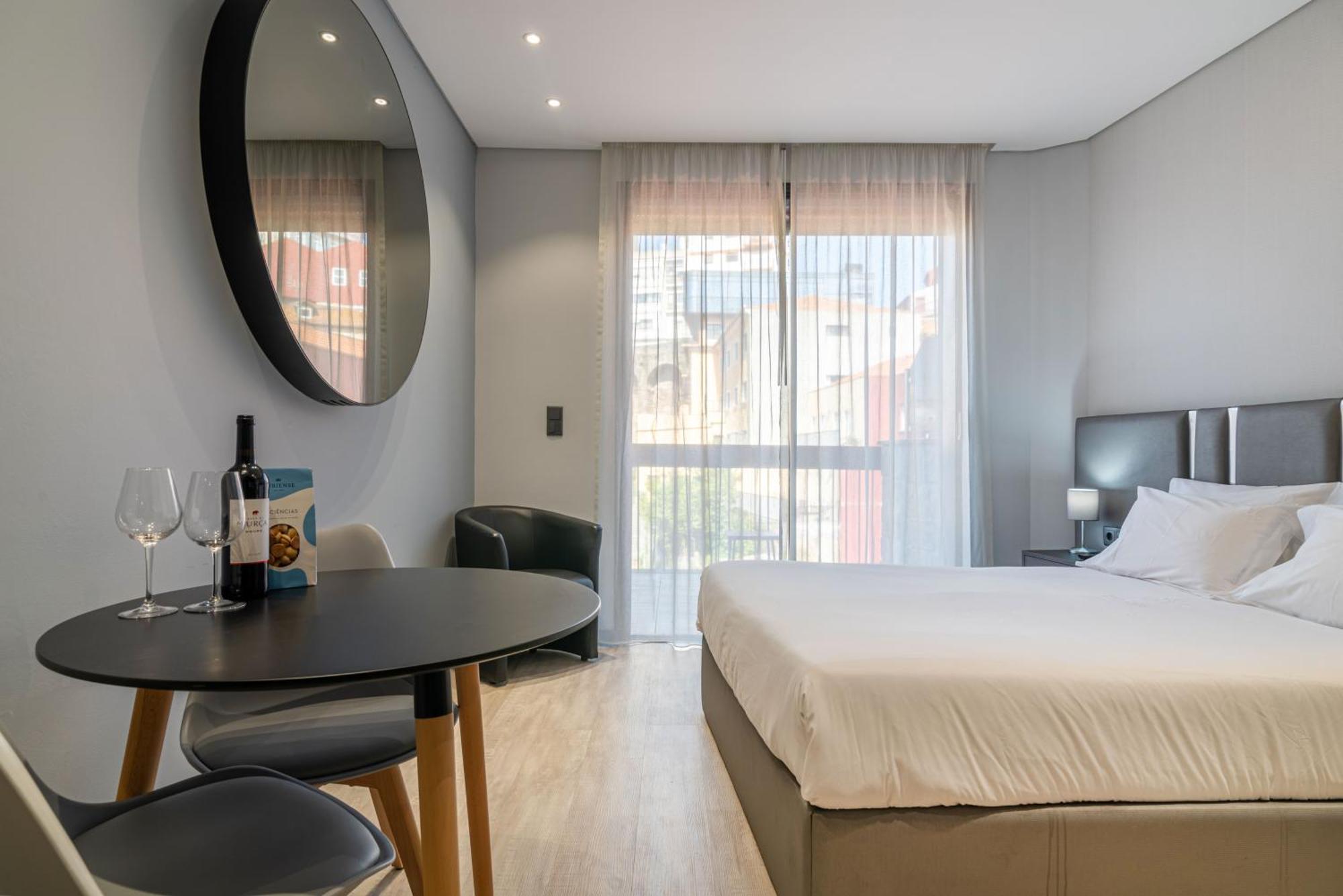 Dom Luis Flats Apartment บีลาโนวาเดกายา ภายนอก รูปภาพ