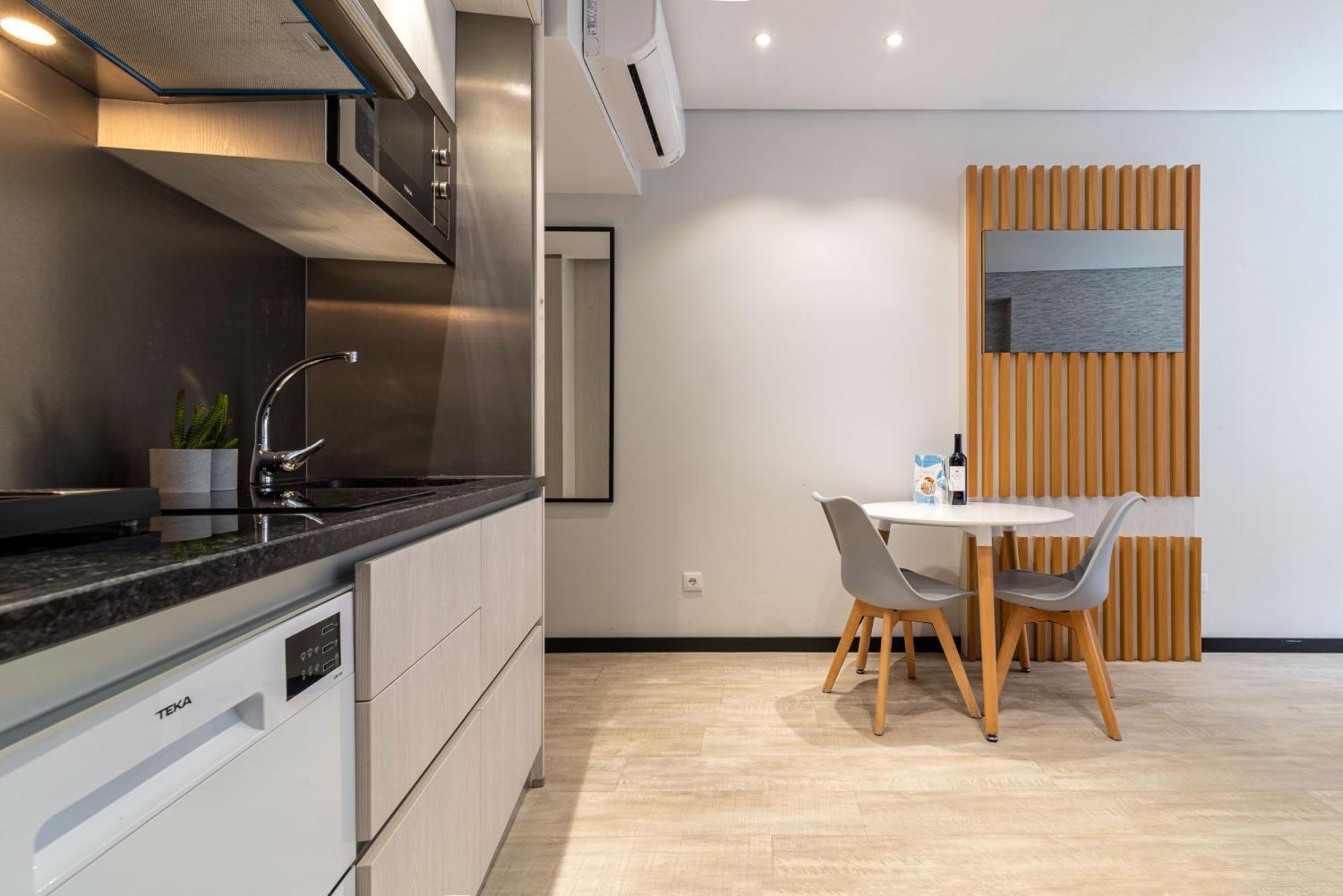 Dom Luis Flats Apartment บีลาโนวาเดกายา ภายนอก รูปภาพ