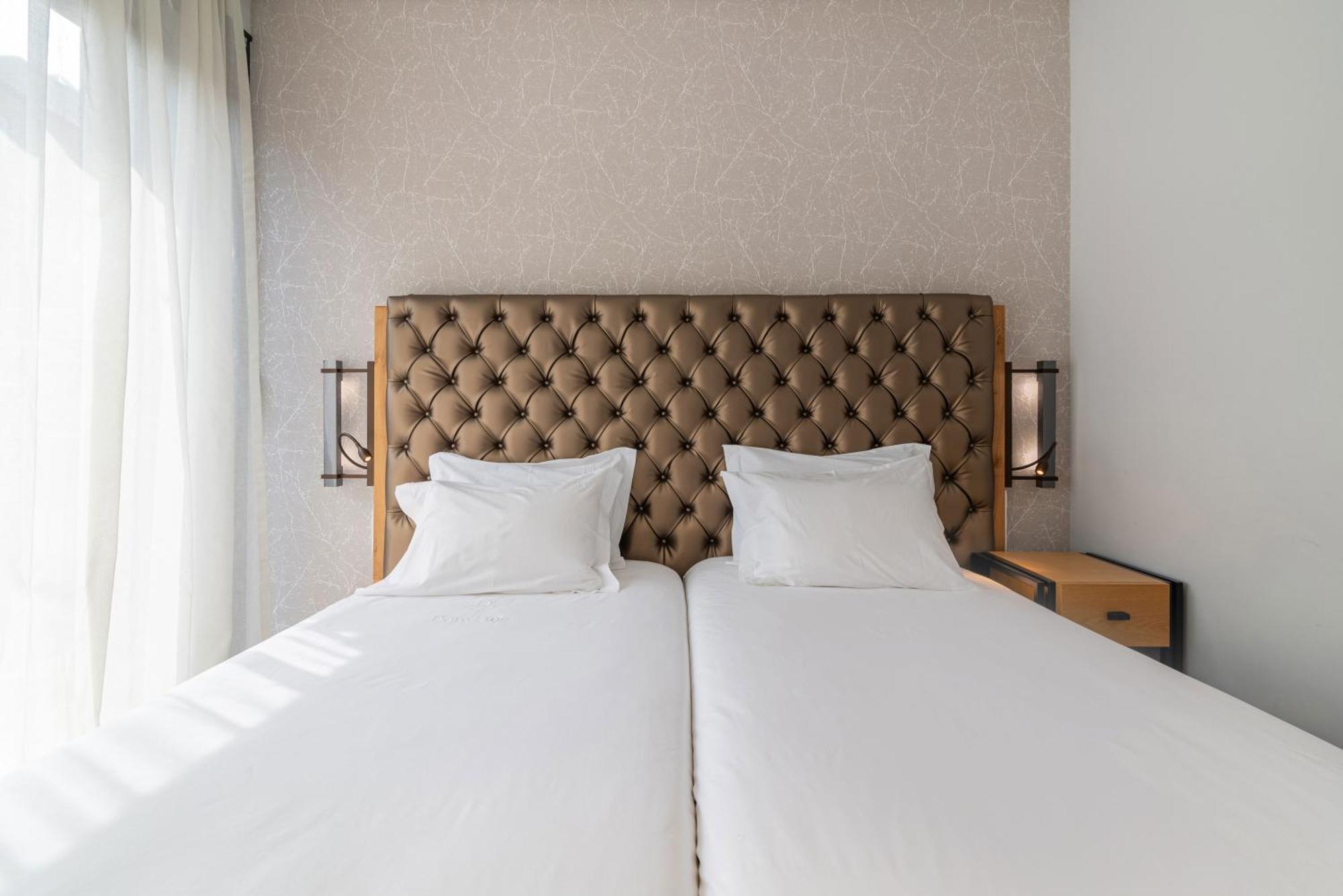 Dom Luis Flats Apartment บีลาโนวาเดกายา ภายนอก รูปภาพ