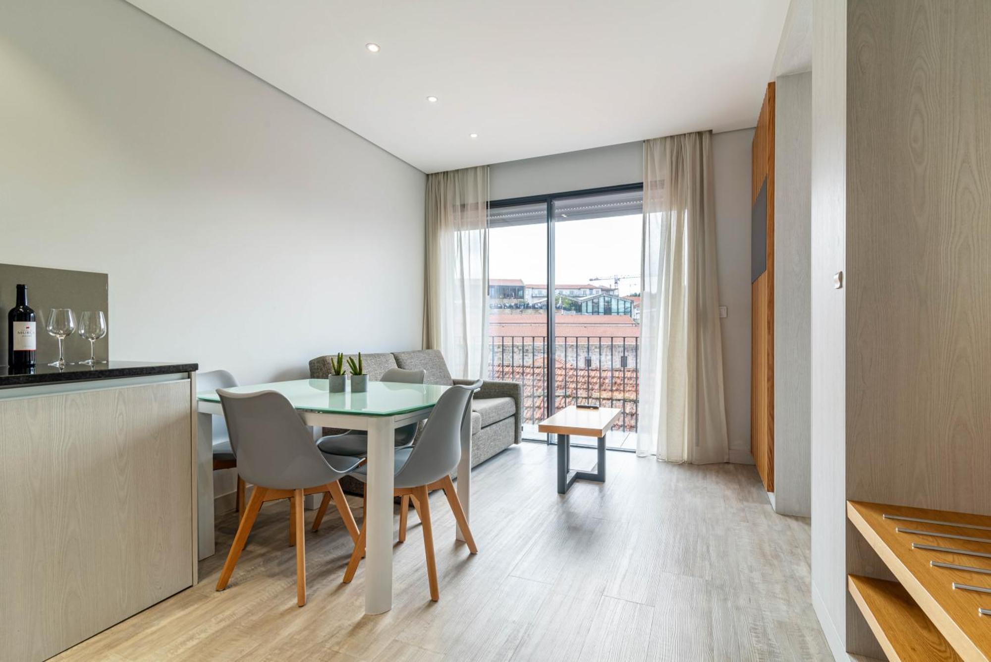 Dom Luis Flats Apartment บีลาโนวาเดกายา ภายนอก รูปภาพ