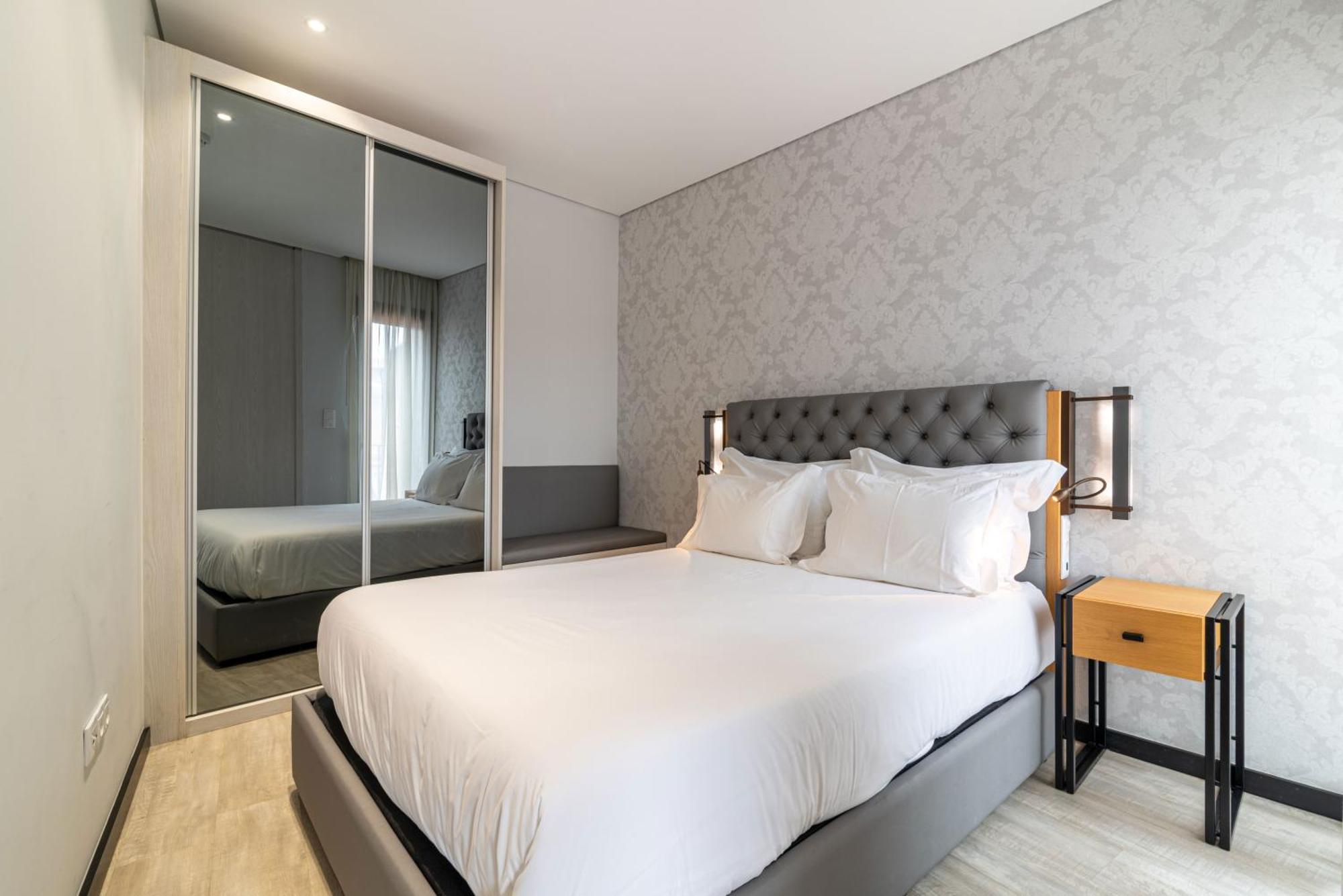 Dom Luis Flats Apartment บีลาโนวาเดกายา ภายนอก รูปภาพ